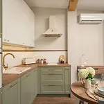 Pistachio Loft Near Wawel Royal Castle